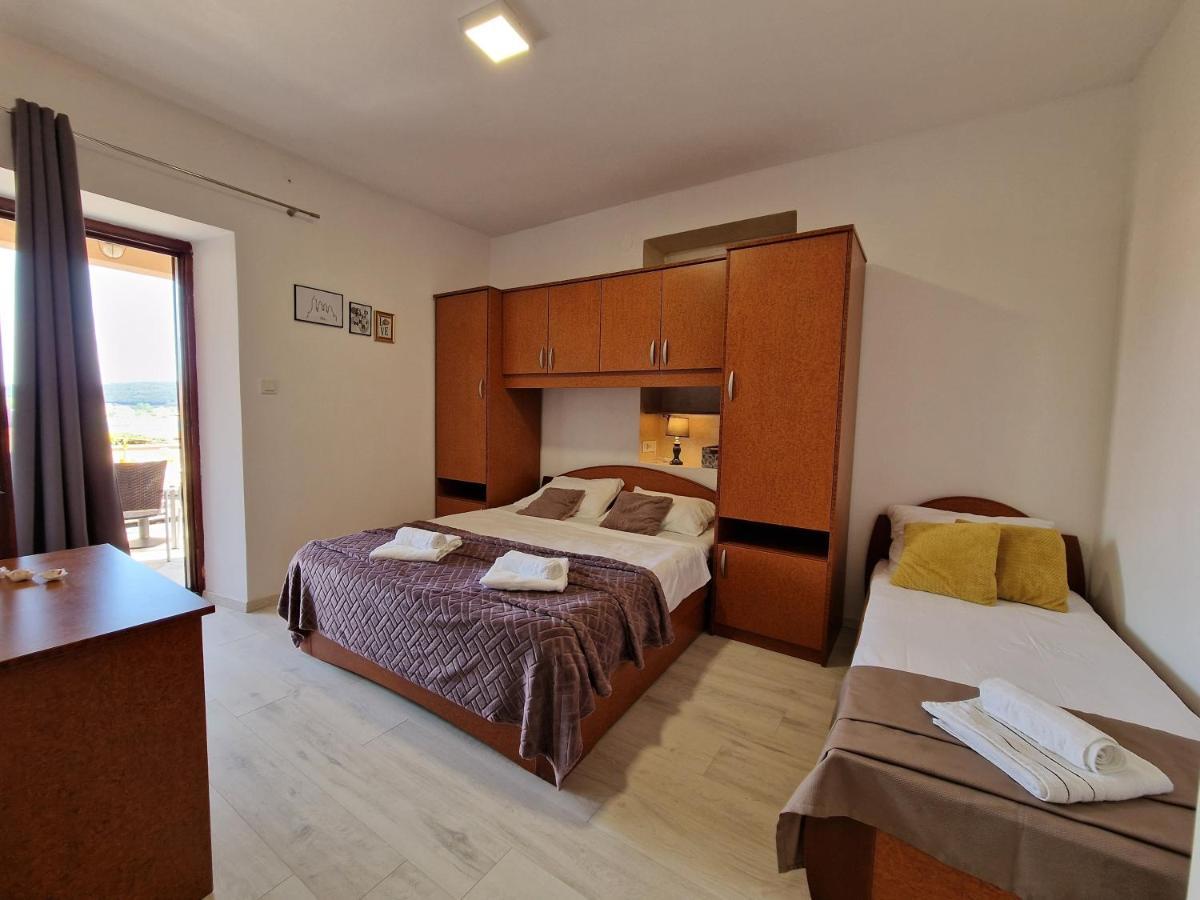Apartments By The Sea Kampor, Rab - 5037 Dış mekan fotoğraf
